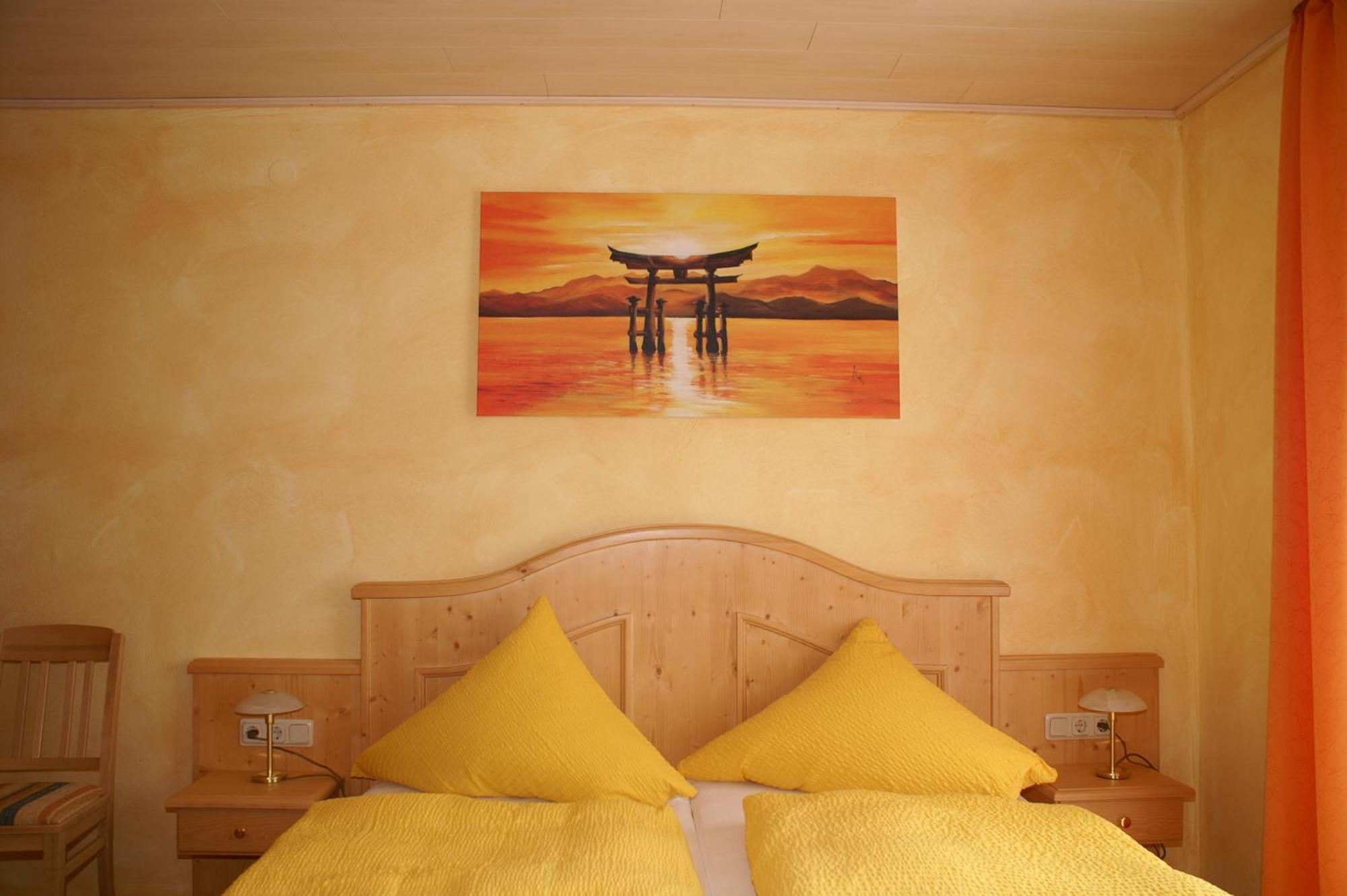 Zur Rotenfelsstube Inn Traisen